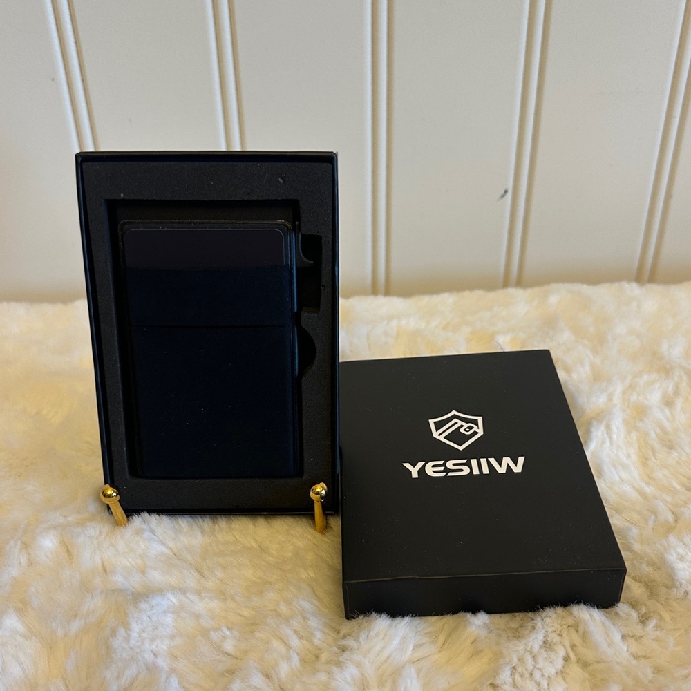 Black Key & Card Holder